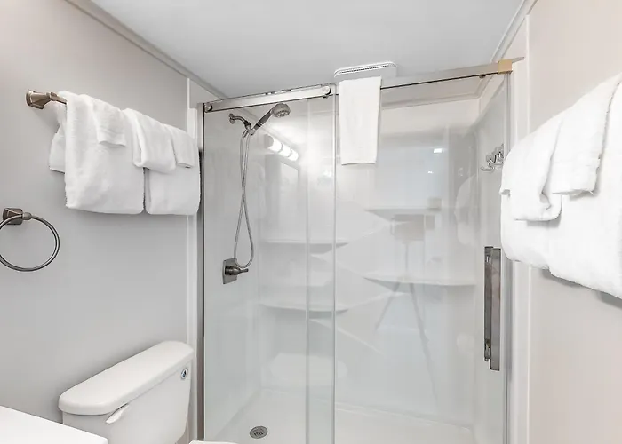 Surf & Racquet Club 306c Apartment